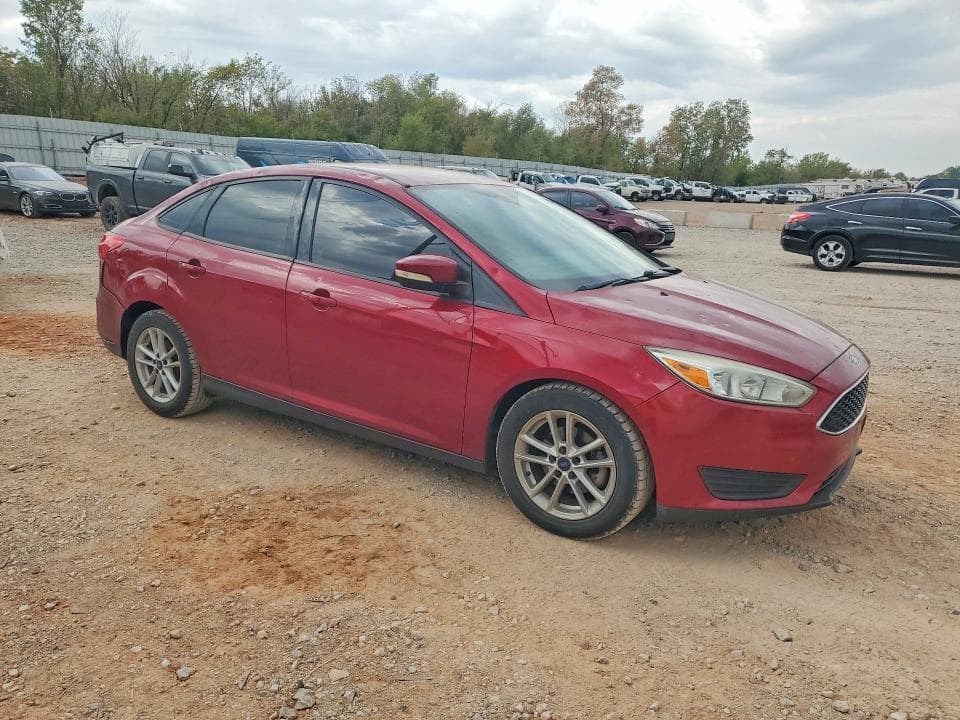 2017 FORD FOCUS SE 4