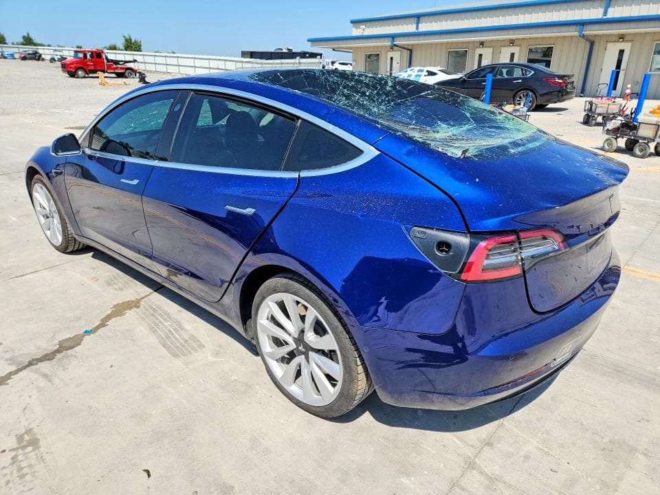 2018 TESLA MODEL 3 2