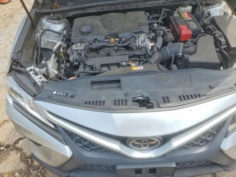 2018 TOYOTA CAMRY SE 11