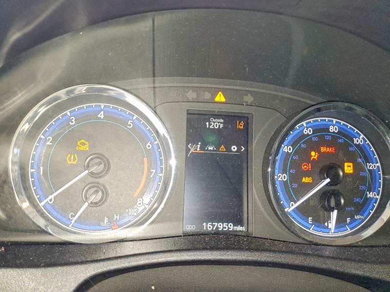 2018 TOYOTA COROLLA SE 9