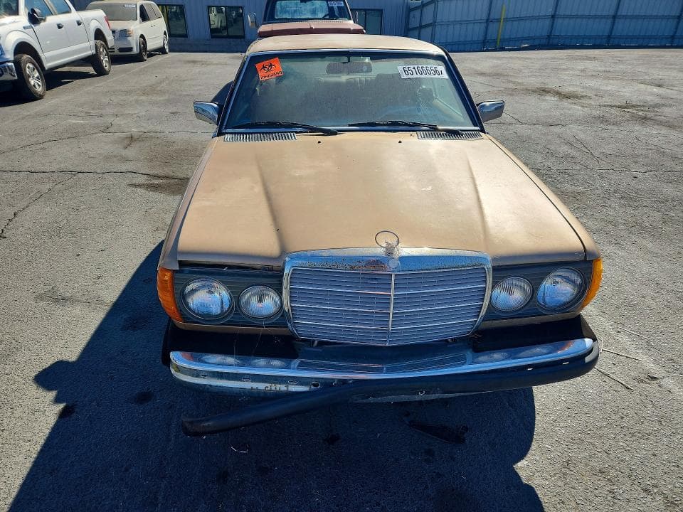 1984 MERCEDES-BENZ 300 CDT 5