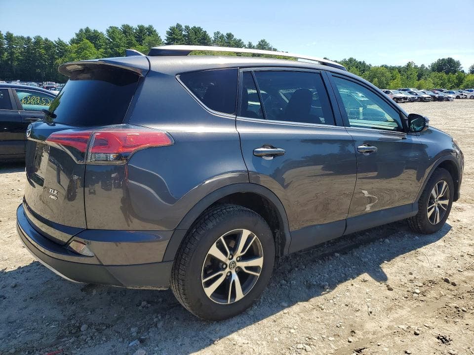 2018 TOYOTA RAV4 XLE 3