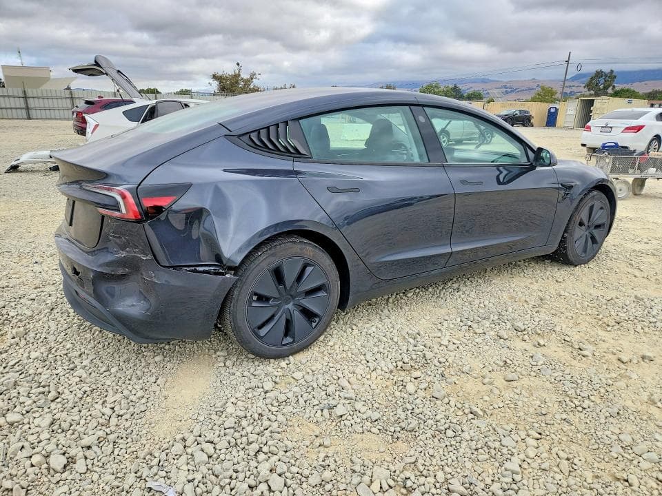2025 TESLA MODEL 3 3