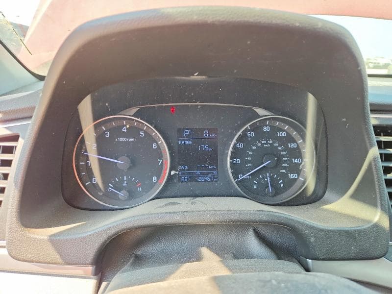 2017 HYUNDAI ELANTRA SE 9