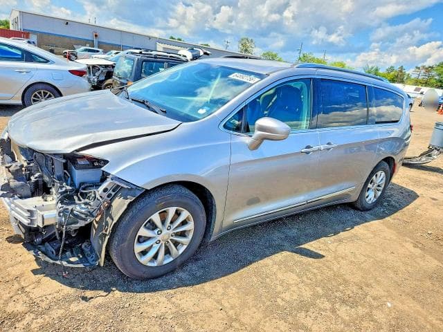 2019 CHRYSLER PACIFICA TOURING L - 1