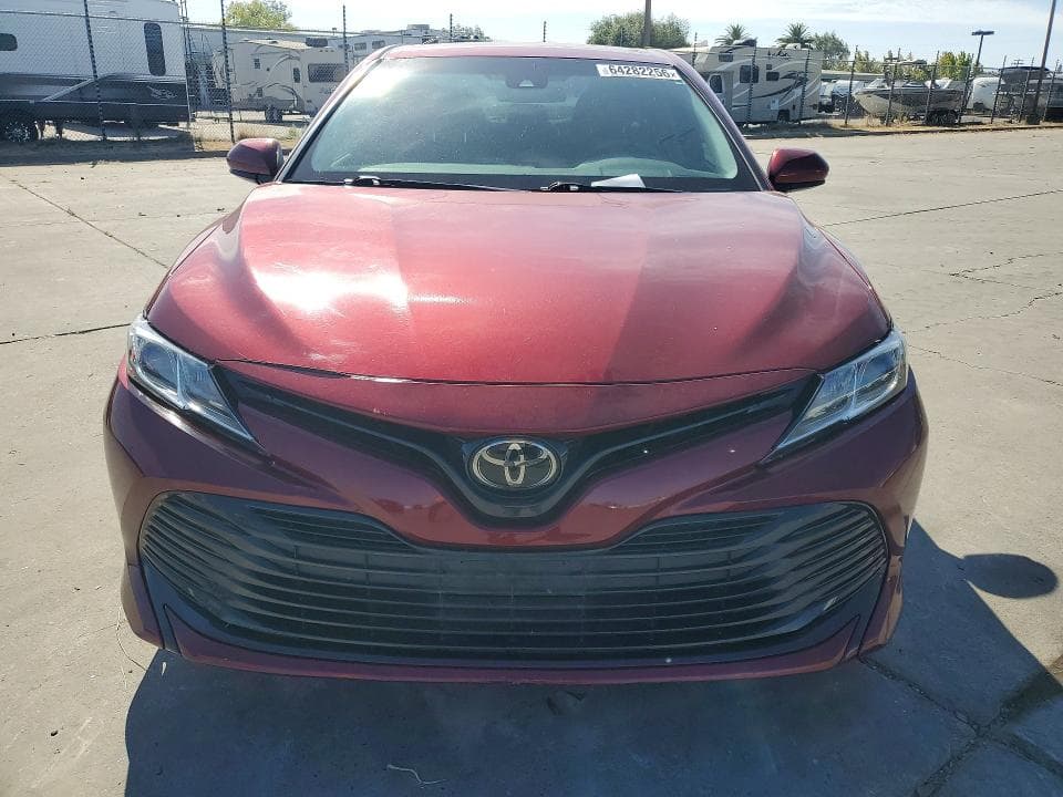 2018 TOYOTA CAMRY LE 5