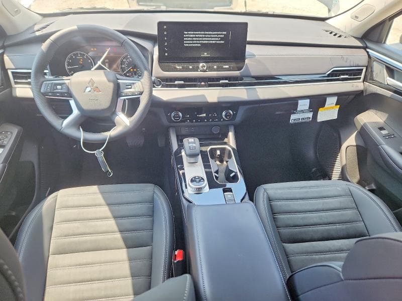 2026 MITSUBISHI OUTLANDER SE 8