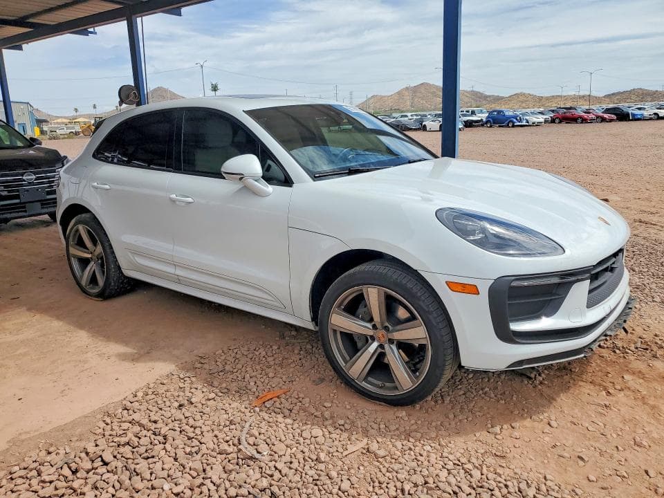 2023 PORSCHE MACAN BASE 4