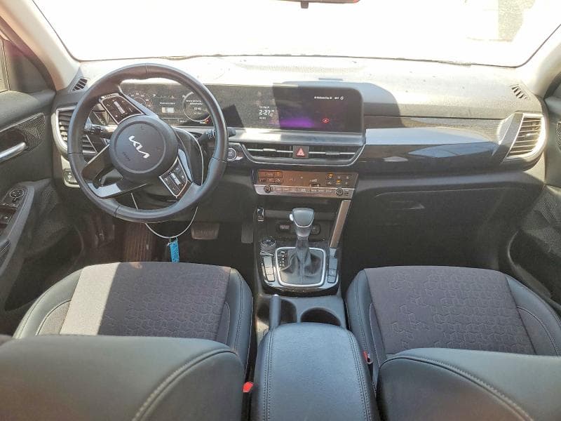 2024 KIA SELTOS S 8