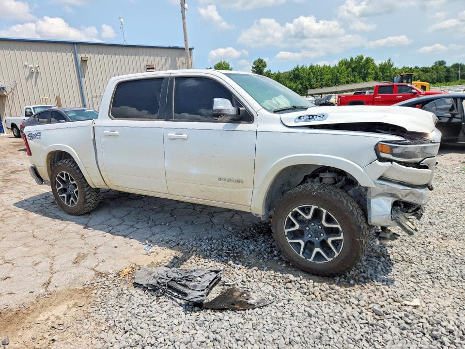 2025 RAM 1500 LARAMIE 4