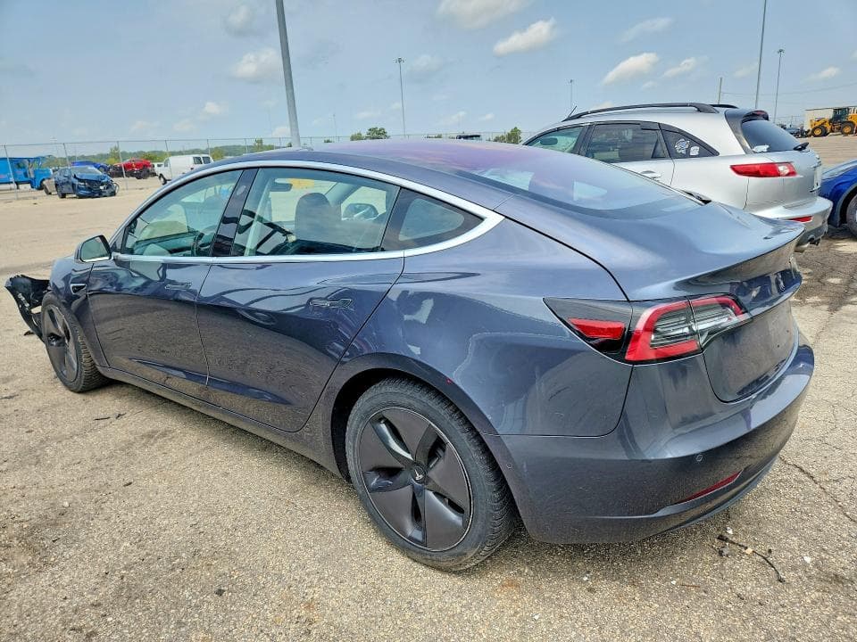 2018 TESLA MODEL 3 2