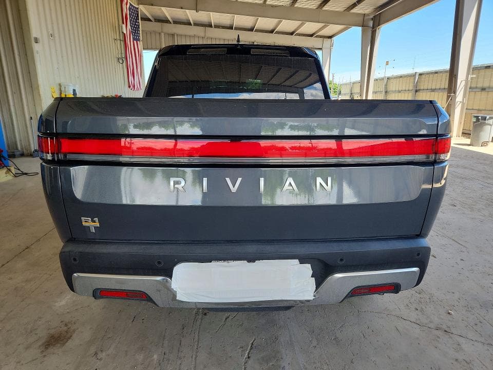2022 RIVIAN R1T ADVENTURE 6