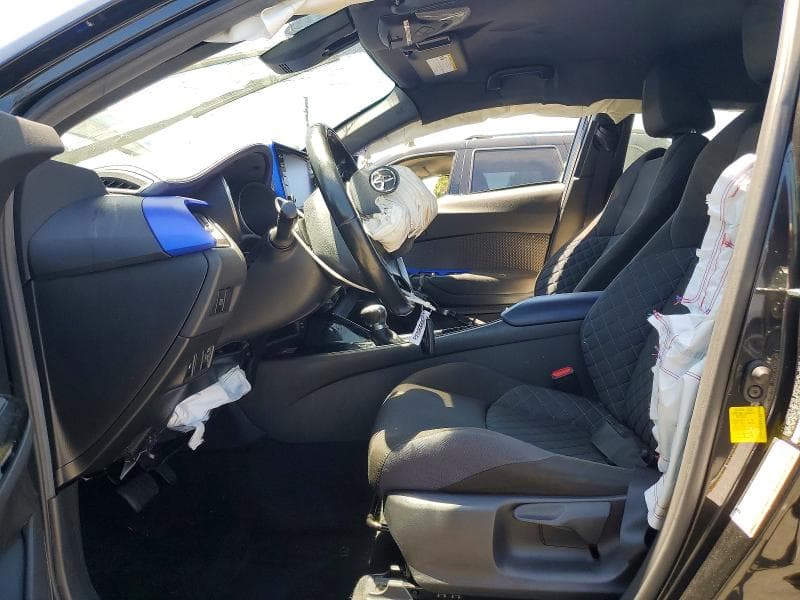 2020 TOYOTA C-HR XLE 7