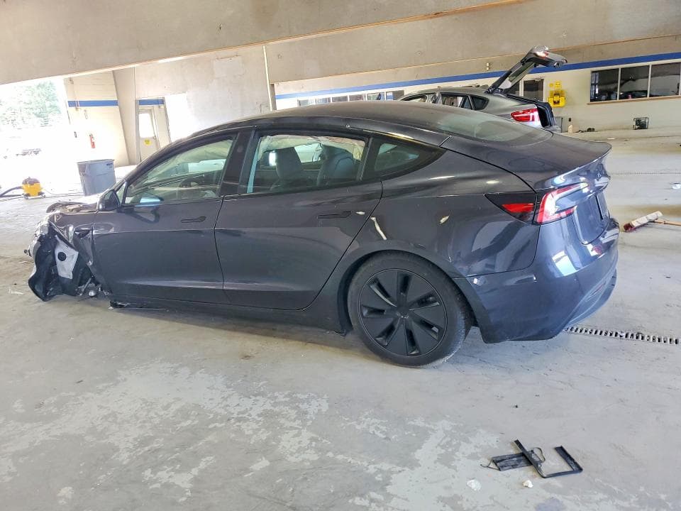 2025 TESLA MODEL 3 2