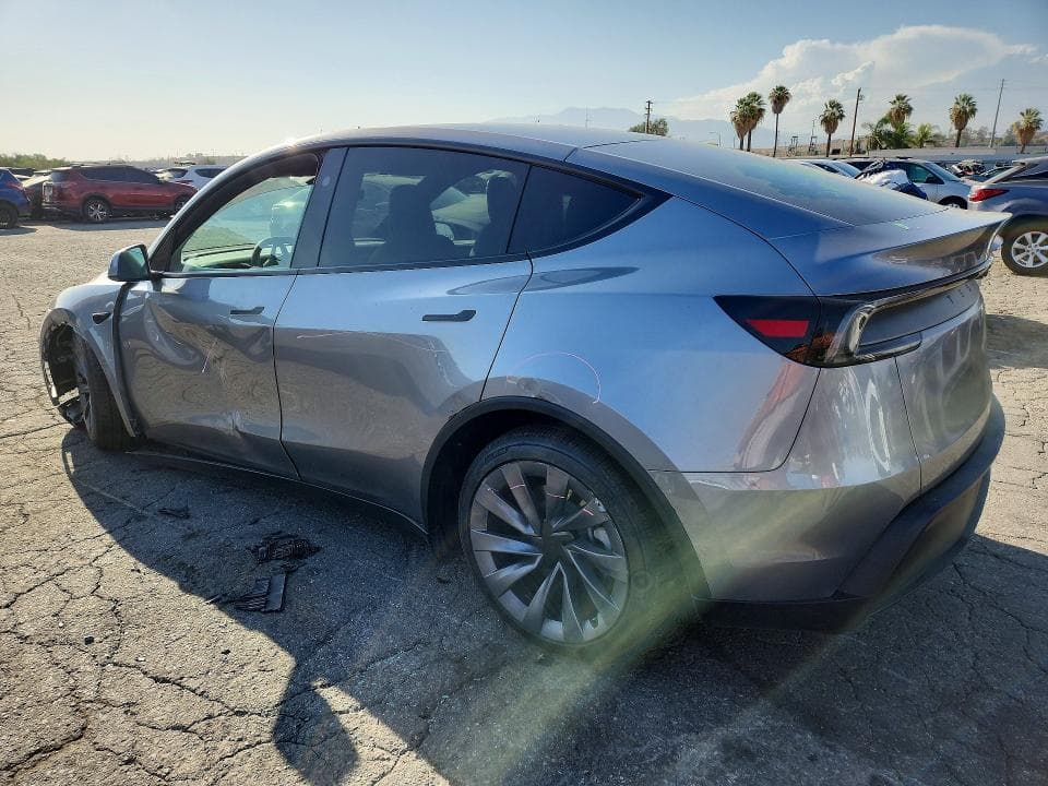 2026 TESLA MODEL Y 2