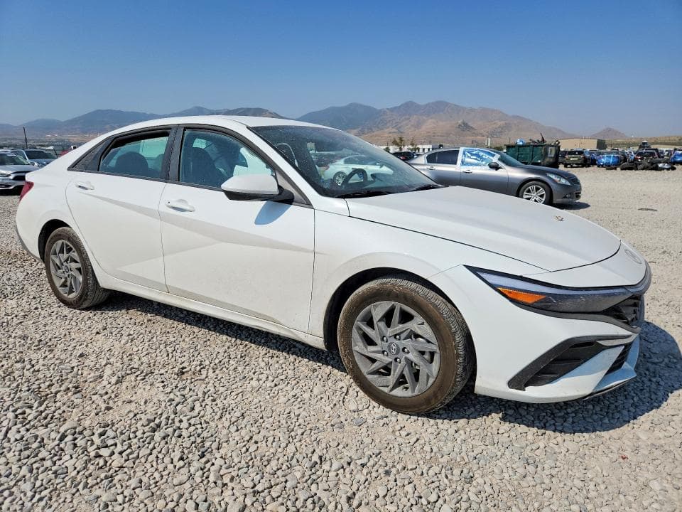 2026 HYUNDAI ELANTRA HYBRID BLUE 4