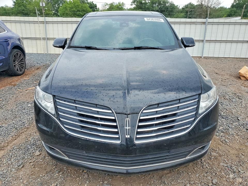 2019 LINCOLN MKT 5