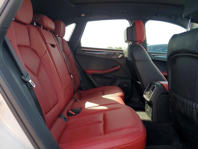 2024 PORSCHE MACAN BASE 11