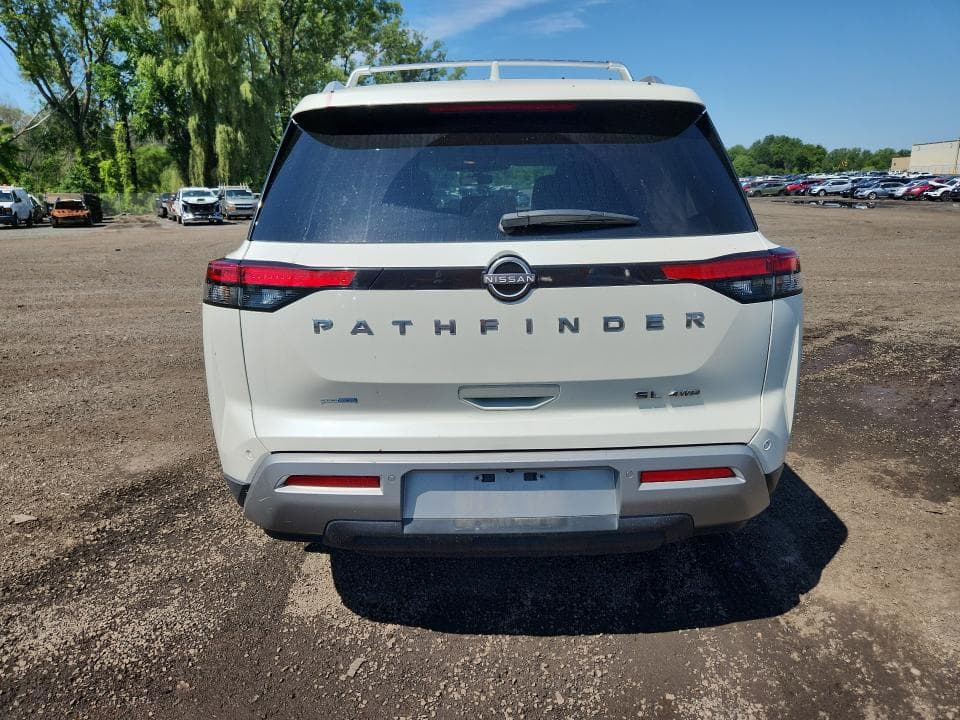 2023 NISSAN PATHFINDER SL 6