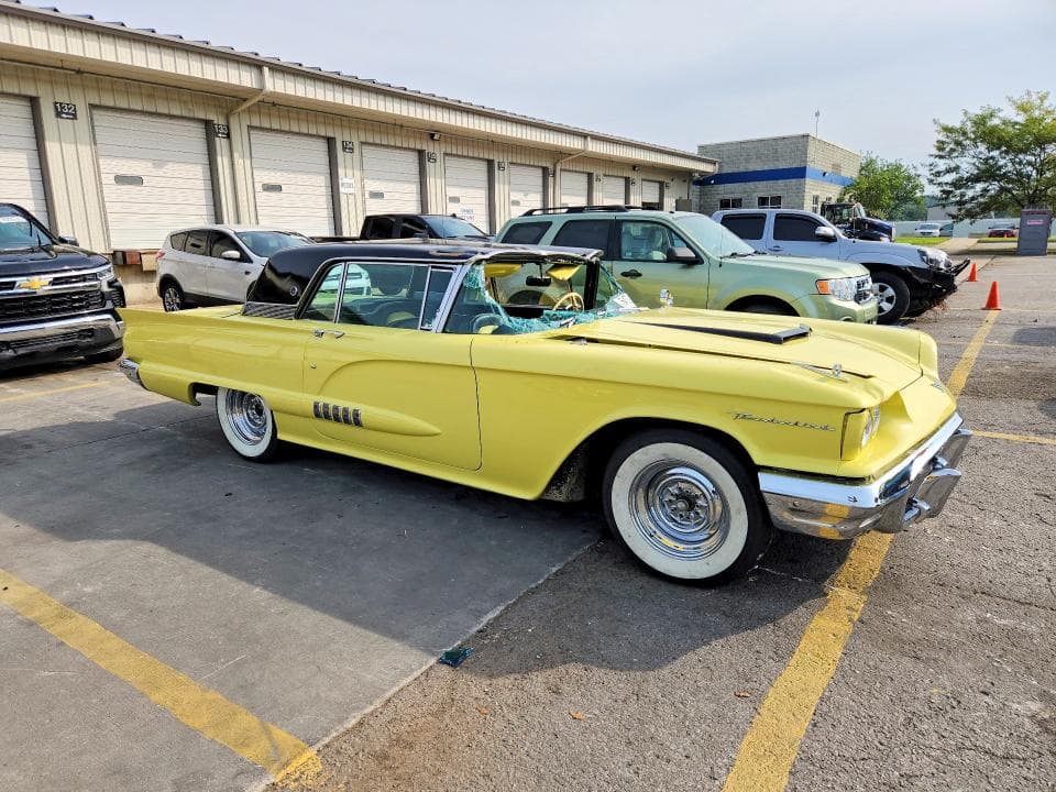 1958 FORD THUNDERBIRD LT 4