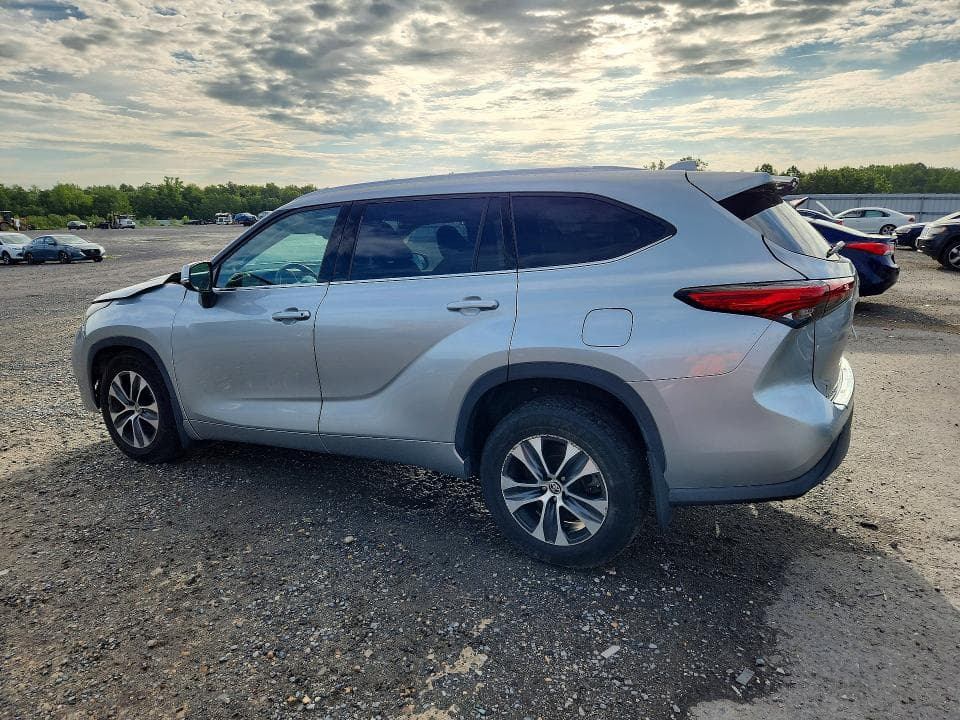 2020 TOYOTA HIGHLANDER XLE 2