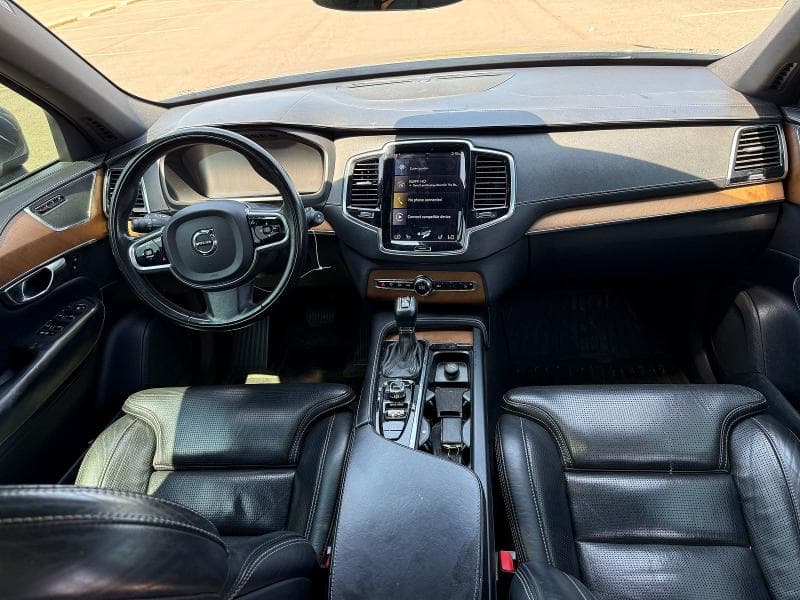 2017 VOLVO XC90 T6 9