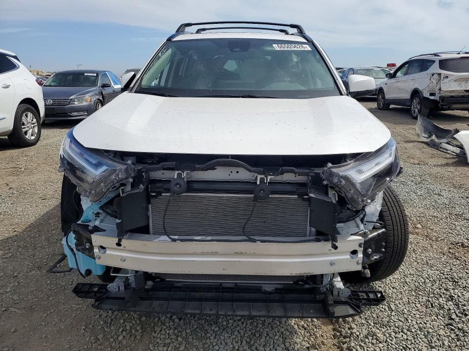 2022 TOYOTA RAV4 XLE 5