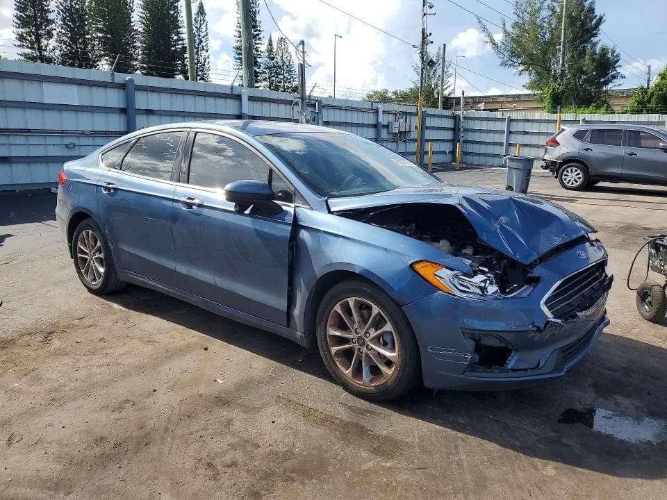 2019 FORD FUSION SE 4