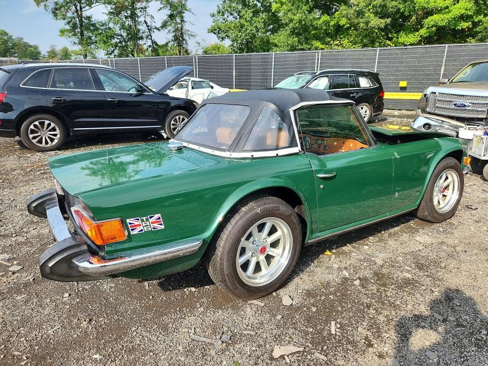 1976 TRIUMPH CAR TR6 3
