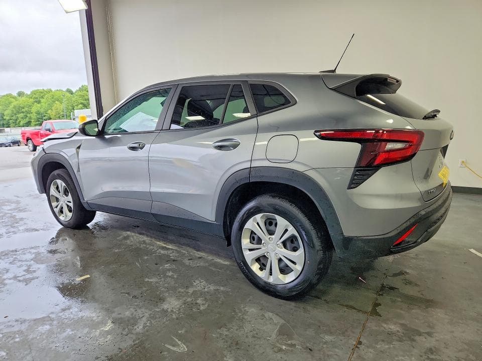2024 CHEVROLET TRAX LS 2