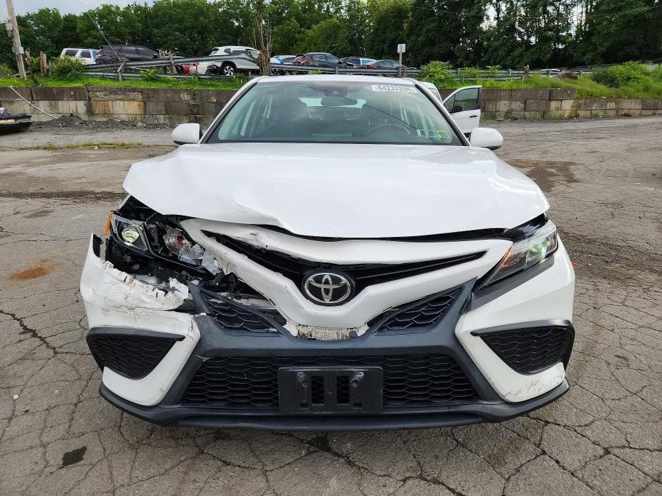 2021 TOYOTA CAMRY SE SE 5