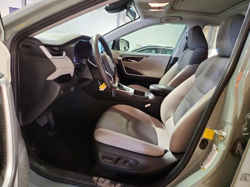 2020 TOYOTA RAV4 XLE 7