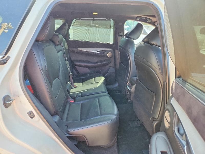 2019 INFINITI QX50 ESSENTIAL 10