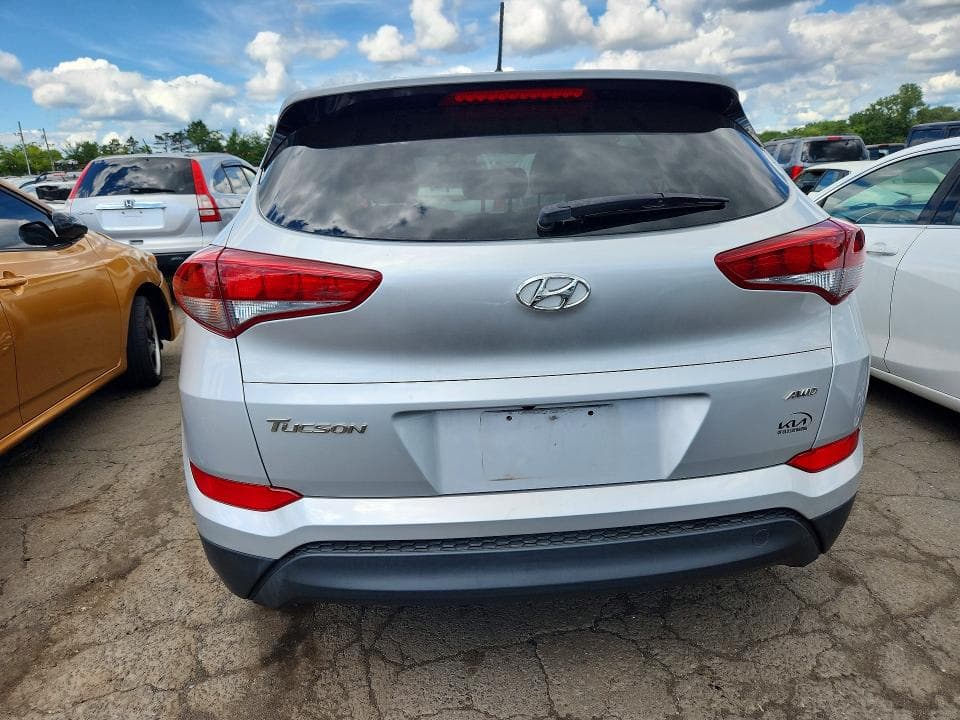 2018 HYUNDAI TUCSON SE 6