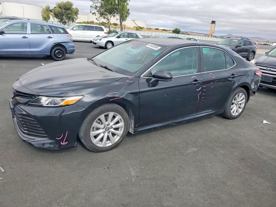 2018 TOYOTA CAMRY LE - 1