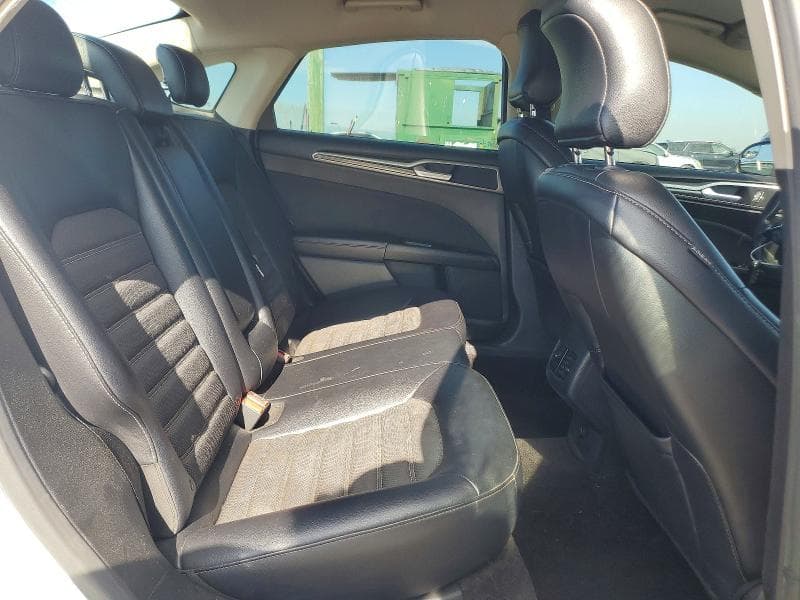 2017 FORD FUSION SE 10