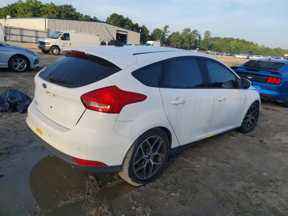 2017 FORD FOCUS SEL 3
