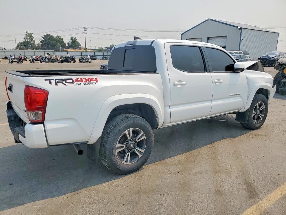 2017 TOYOTA TACOMA TRD SPORT 3