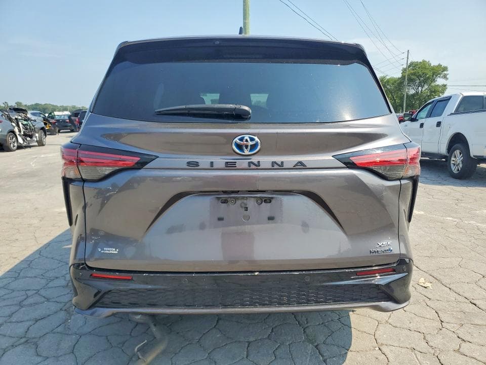 2021 TOYOTA SIENNA XSE 6