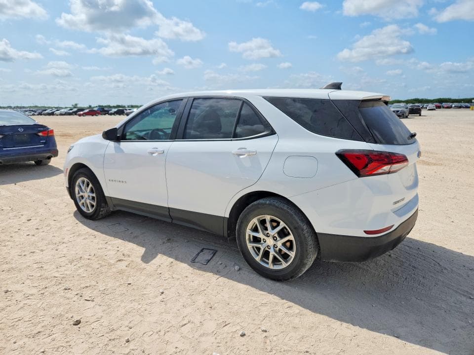 2022 CHEVROLET EQUINOX LS 2