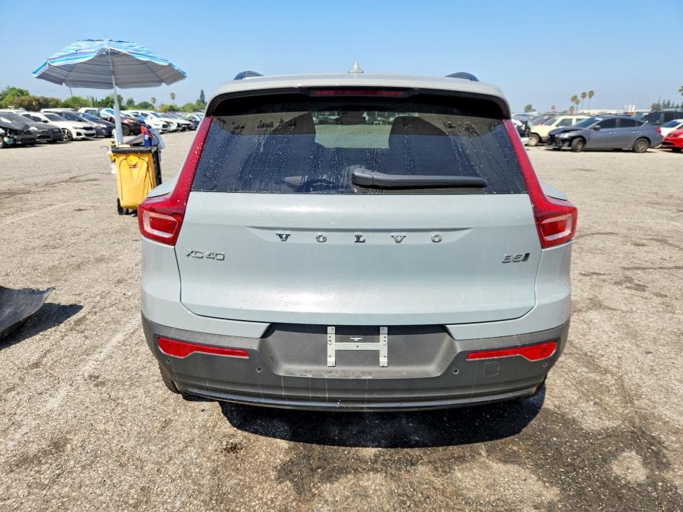 2026 VOLVO XC40 PLUS 6
