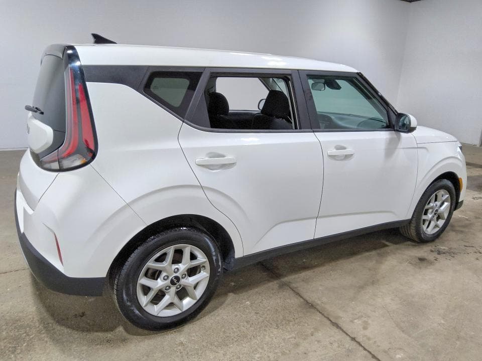 2023 KIA SOUL LX 3
