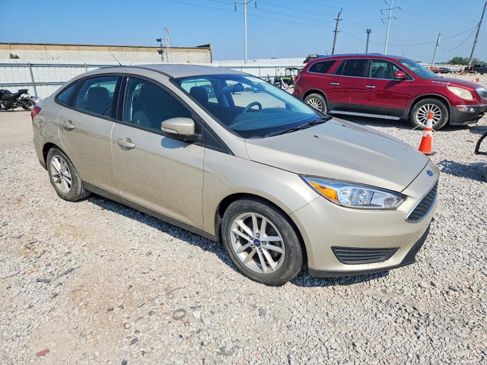 2017 FORD FOCUS SE 4