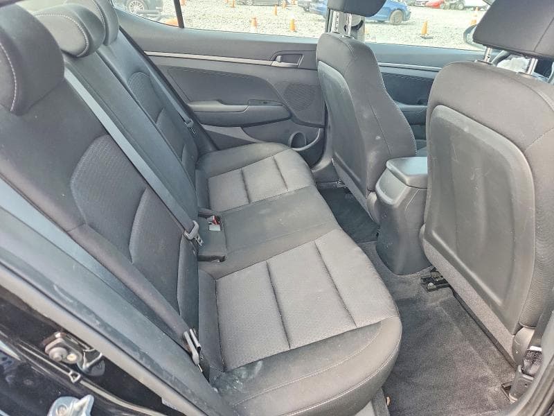 2018 HYUNDAI ELANTRA SE 10