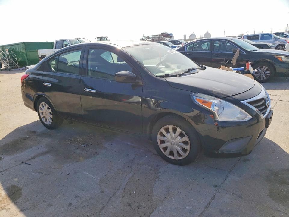 2017 NISSAN VERSA 1.6 SV 4