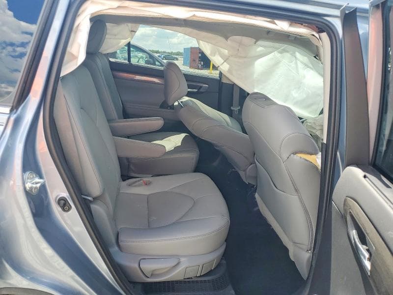 2021 TOYOTA HIGHLANDER HYBRID PLATINUM 10