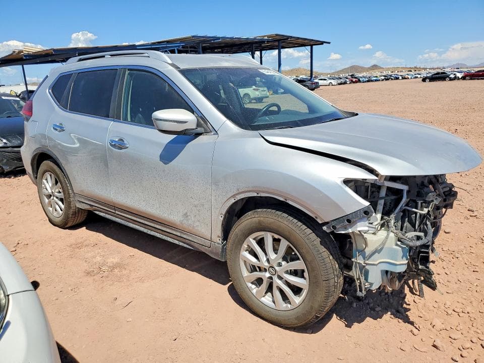 2017 NISSAN ROGUE SV 4