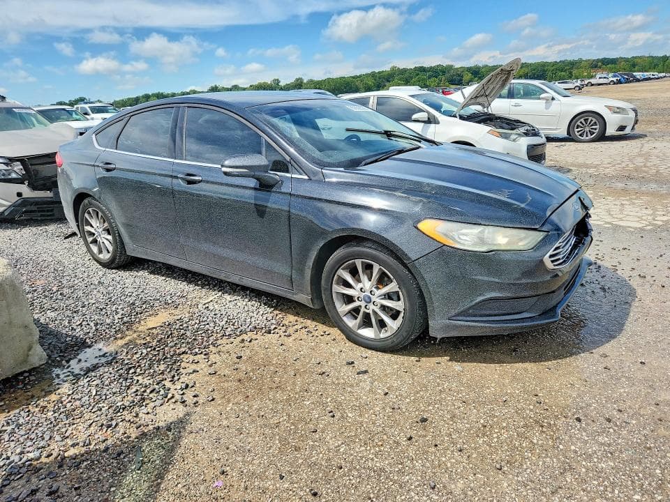 2017 FORD FUSION SE 4