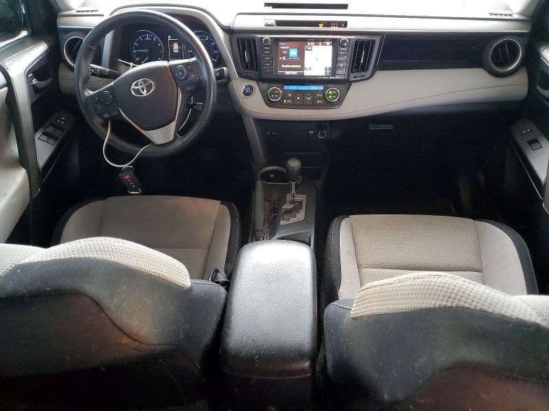 2017 TOYOTA RAV4 XLE 8