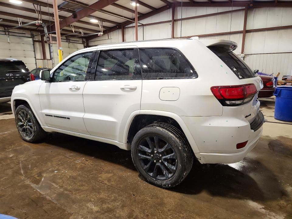 2022 JEEP GRAND CHEROKEE LAREDO E 2